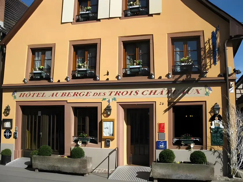 Auberge des Trois Châteaux - Image 1