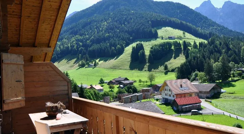 Chalet Zeppelin - Image 1