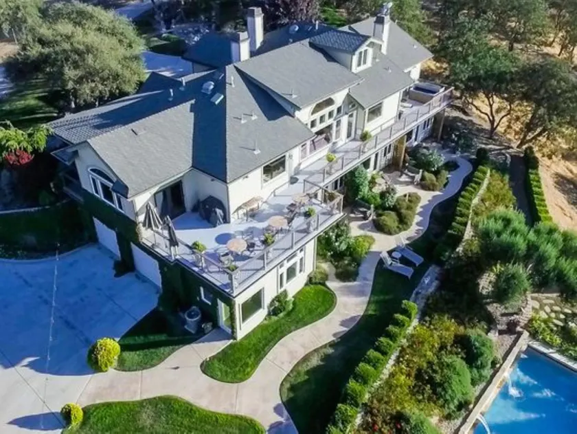 High Ridge Manor - Image 1