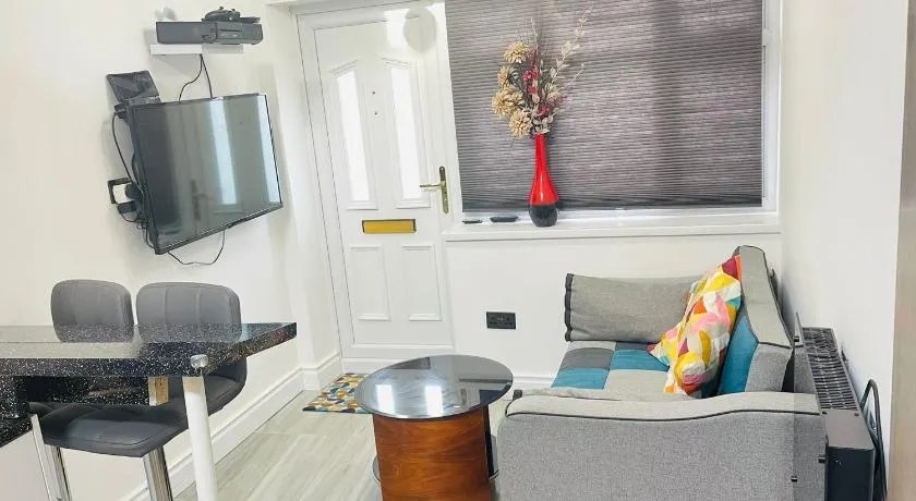 Femros Cosy one bed apt,12mins to Birmingham city ctr - Image 1