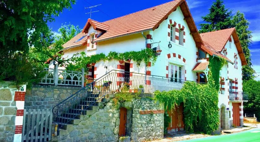 Chambres chez l'habitant et table d'hôtes Crocq "le vieil hôtel" - Image 1