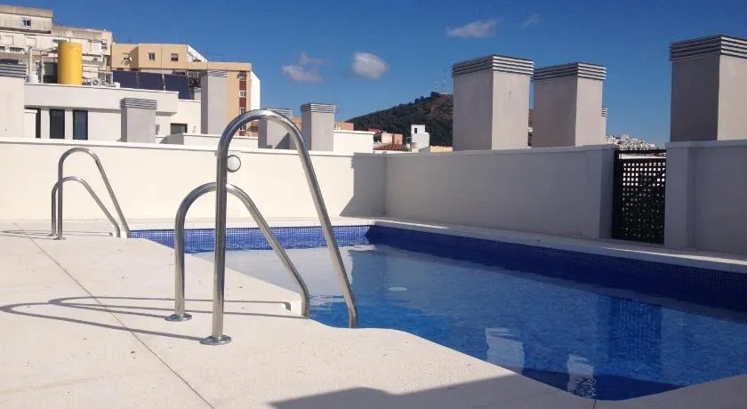 Apartamento con parking y piscina centro de Malaga by Grupo BMorales - Image 1