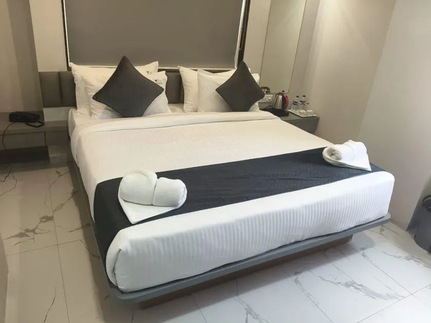 Hotel Palmera Inn - Image 1