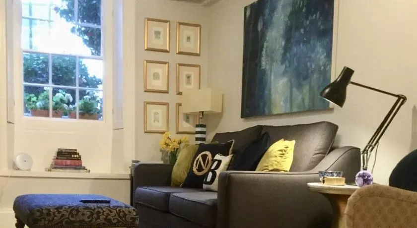 Beautiful 1BR Apartment in Historic St Aubin House - Image 1