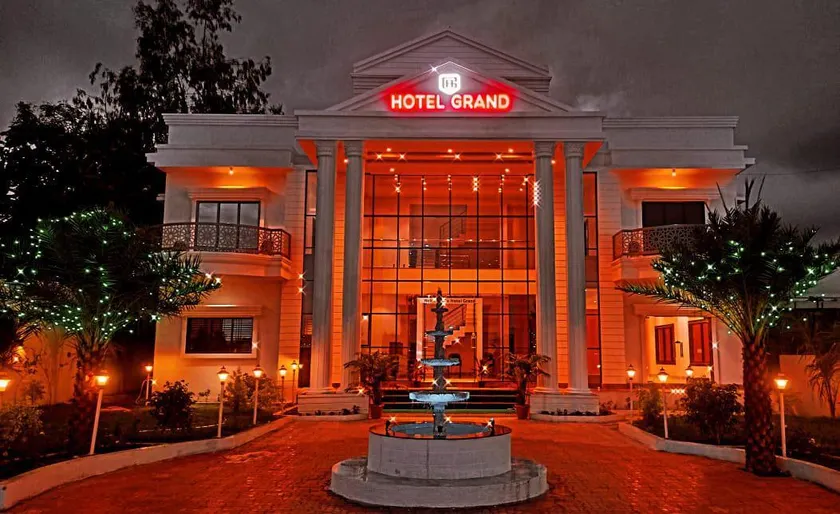 Hotel Grand - Image 1