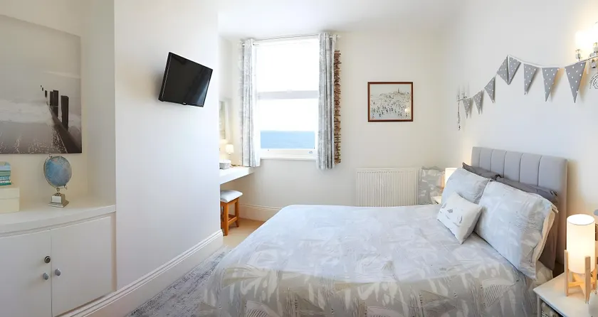 Apartment 17, The Moorings - Stunning sea views - Image 1