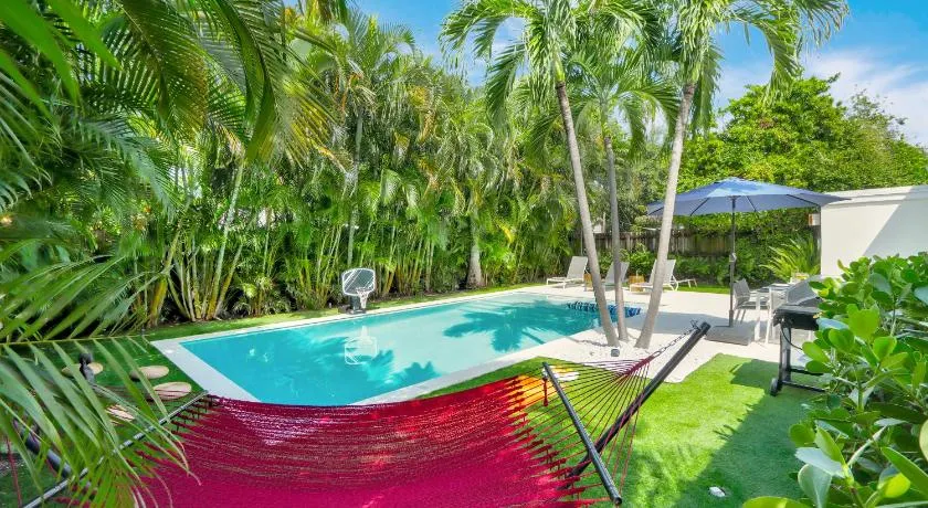 Zen Den Heated Pool Work Friendly Near Beach - Image 1
