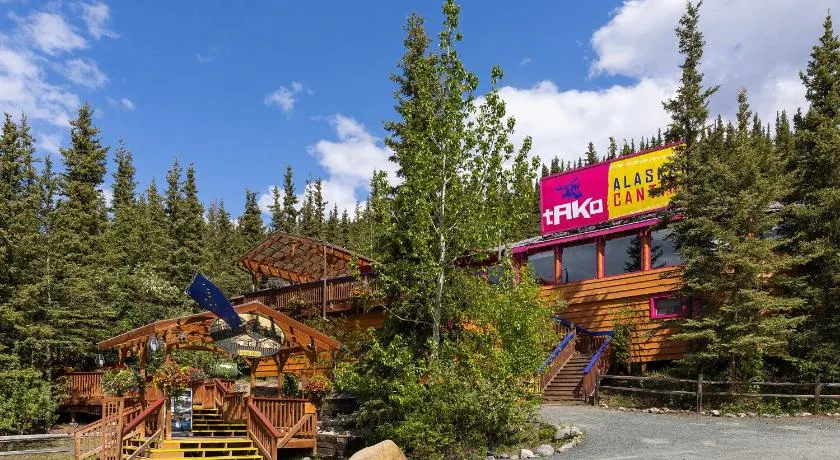 Denali Crow's Nest Cabins - Image 1