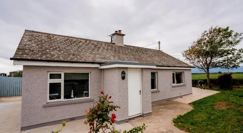 Holmestead Cottage - Image 1