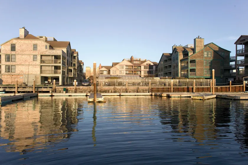 Club Wyndham Newport Onshore - Image 1