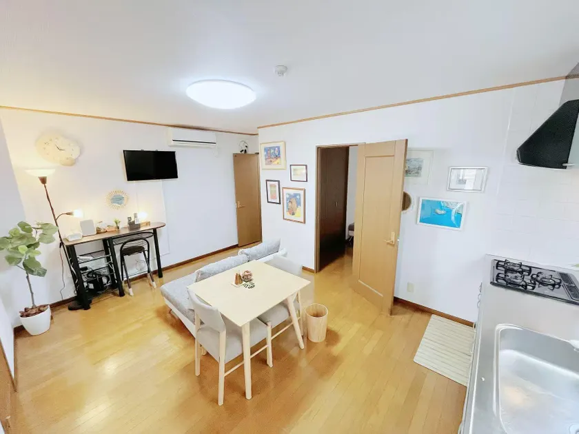 LUMI HOUSE 101, 8 minutes to Namba ,4 minutes walk to the station ,self check in - Image 1