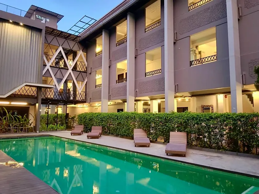 Shane Hotel - Image 1