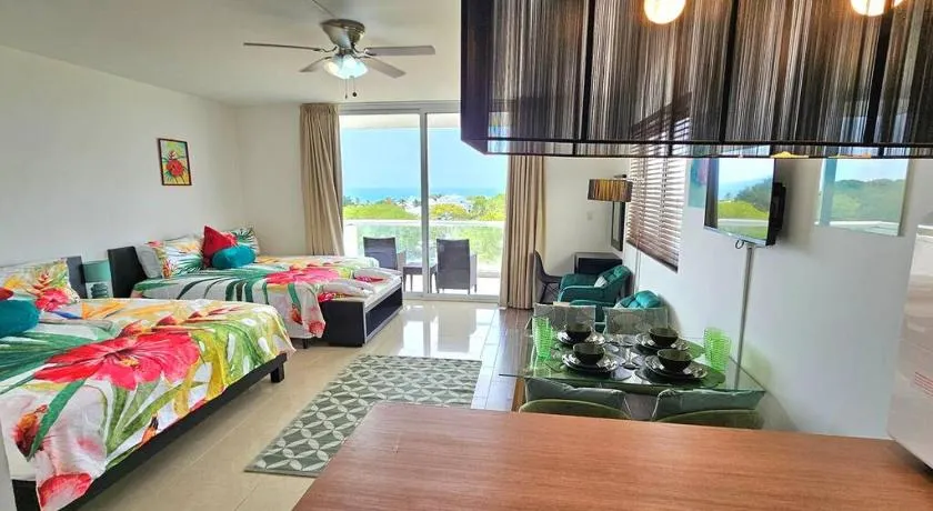 Condo by beautiful Lagoon - Image 1