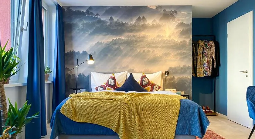 Astoria Apartments - Image 1