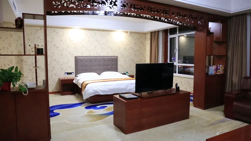 Huide Hotel - Image 1