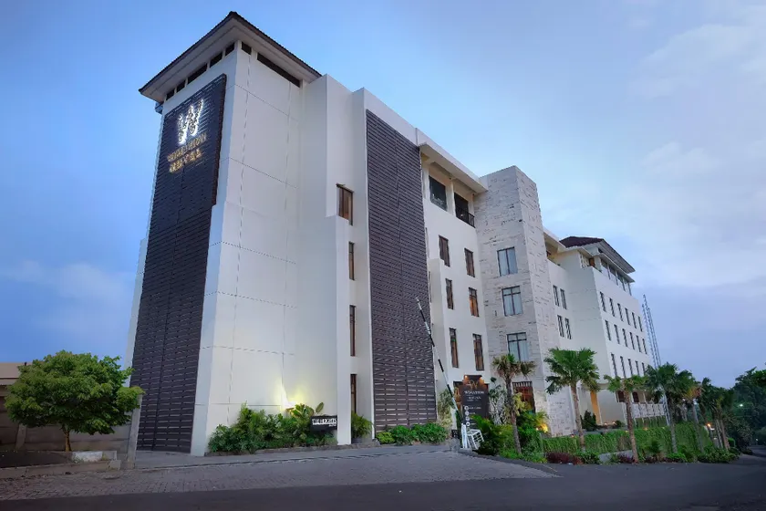 Wimarion Hotel Semarang - Image 1