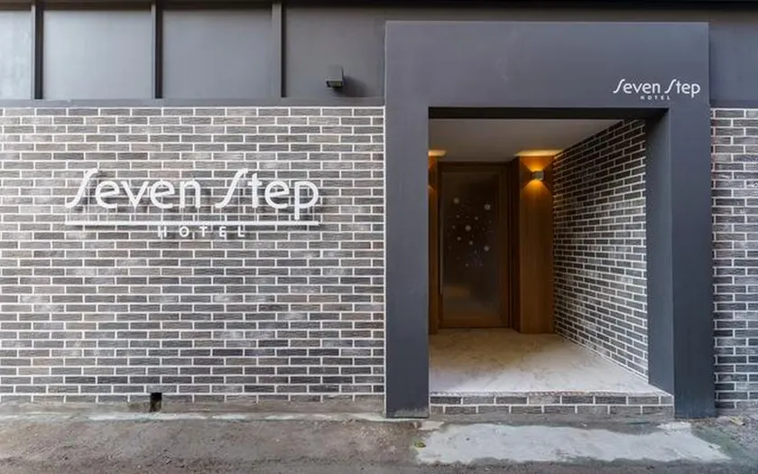 Hotel Seven Step - Image 1