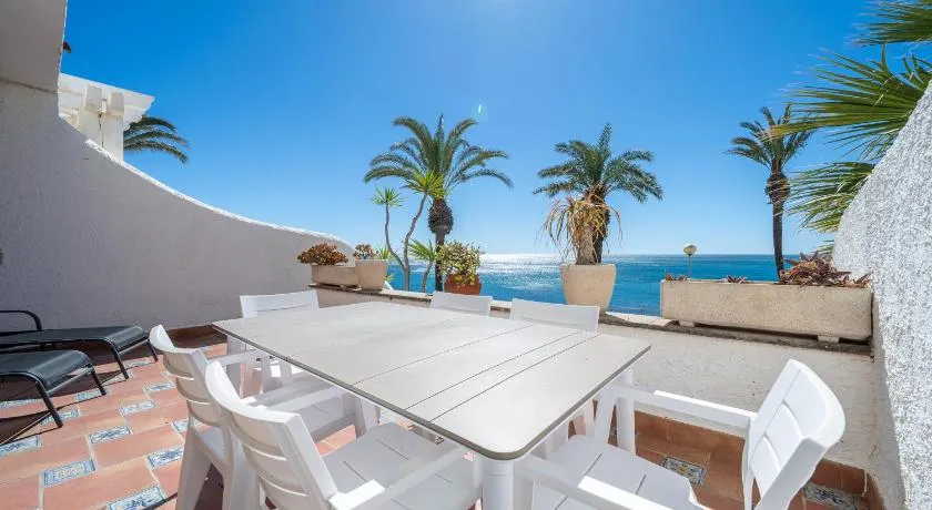 Hauzify I Casa Mirador 8 - Image 1