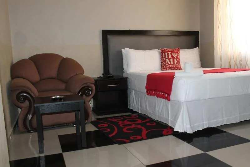 Miraton Guest Lodge - Image 1