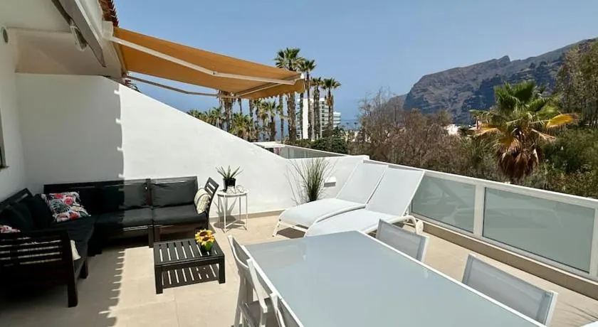 New renovated appartment with beautiful view on cliffs and sea - Image 1