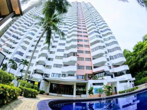 Batu Ferringhi Luxury Seaview Suite - 3Br - Image 1