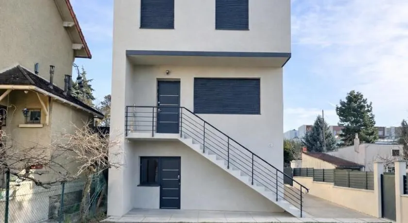 Maison 5 chambres et dépendance T2 - avec jardin - Proche Paris - Image 1