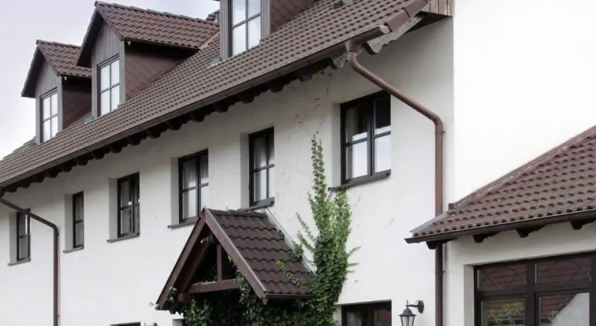 Pension & Gasthaus Kahren - Image 1