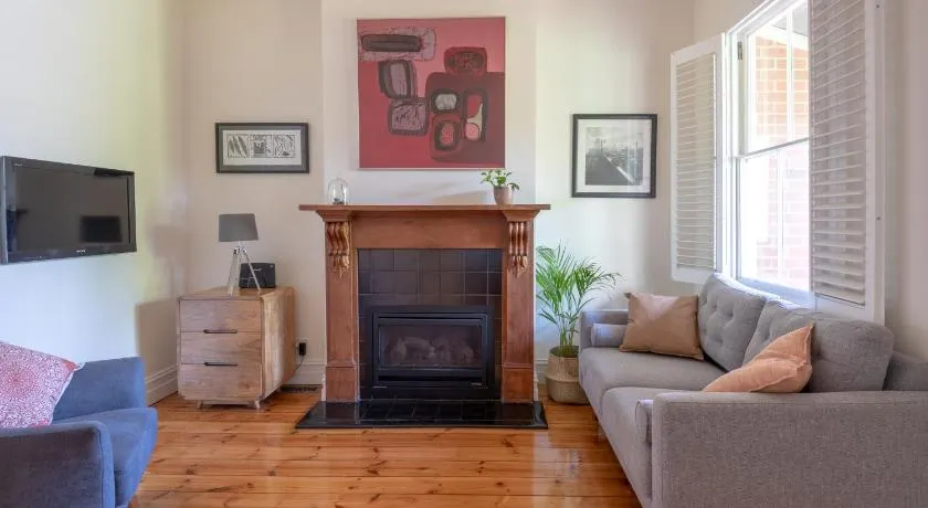 Mark and Kate's Place - Image 1