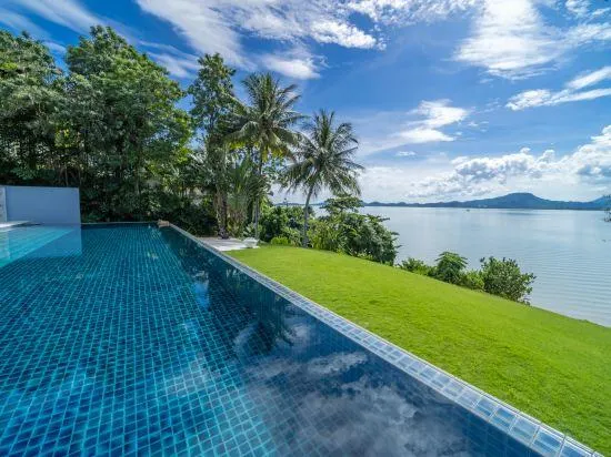 Luxury Beachfront Villas & Resort - Image 1