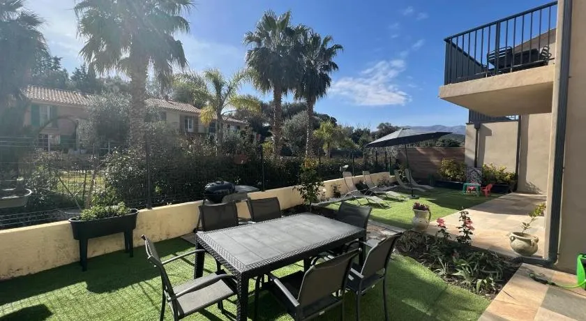 Jardin et 2 chambres centre St Florent - Image 1