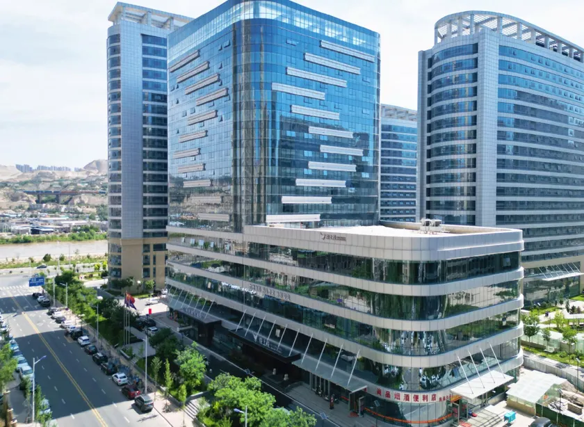 Huanghe Meihua Hotel - Image 1