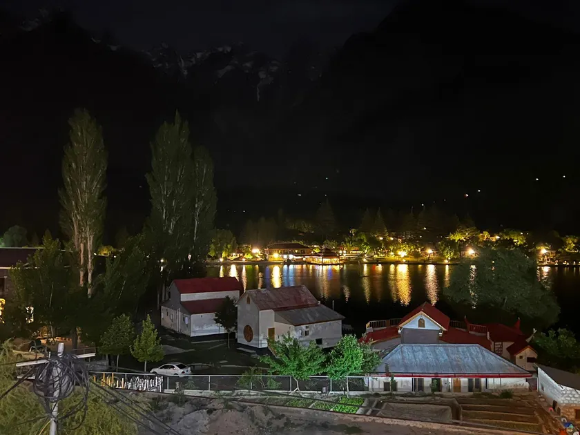 Hotel Mountain Lagoon - Image 1