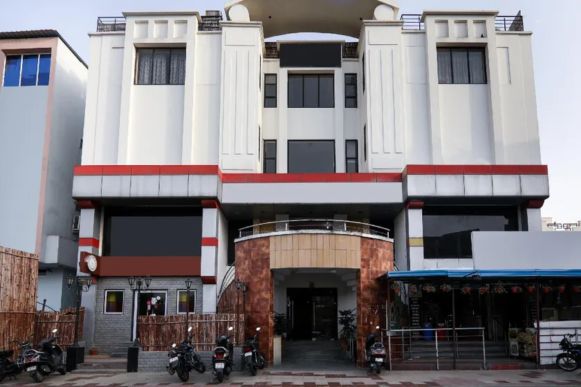 OYO 12086 Hotel Panchsheel - Image 1