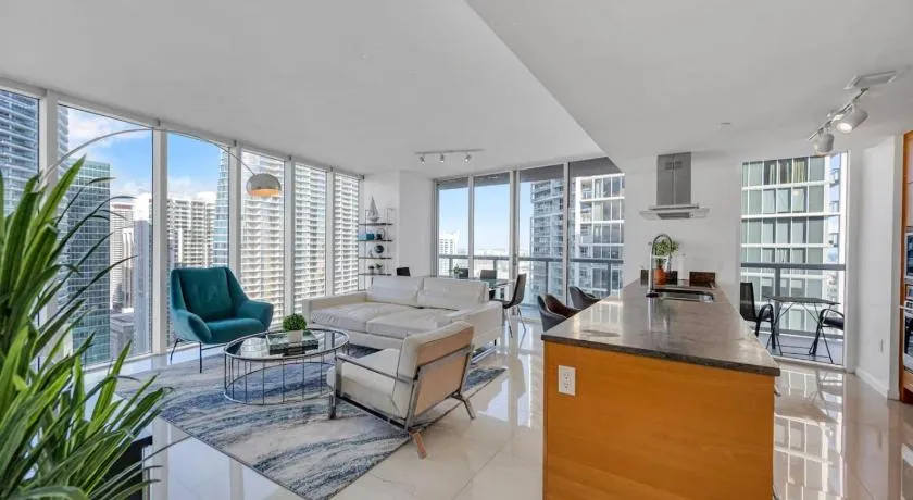Wonderful 2/2 Condo at Icon Brickell With Pool - Image 1