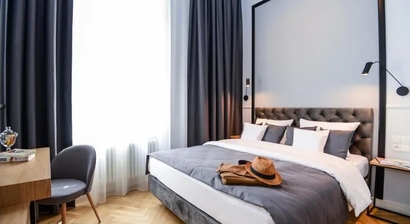 Bentis Luxury Apartments - Image 1