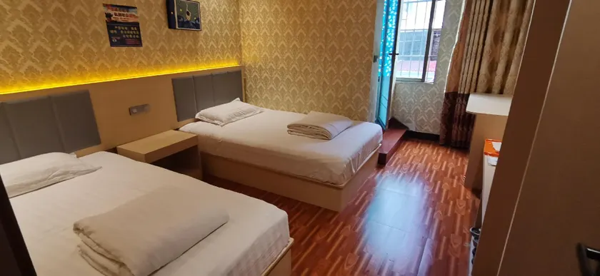 Celebrity Hotel - Image 1