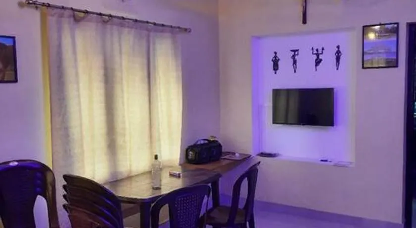 2 BHK house, on premise parking, upto 10 guests - Image 1