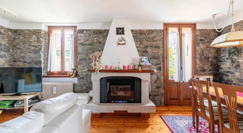 The Family Stone House Apartaments Dolomiti Cortina - Image 1