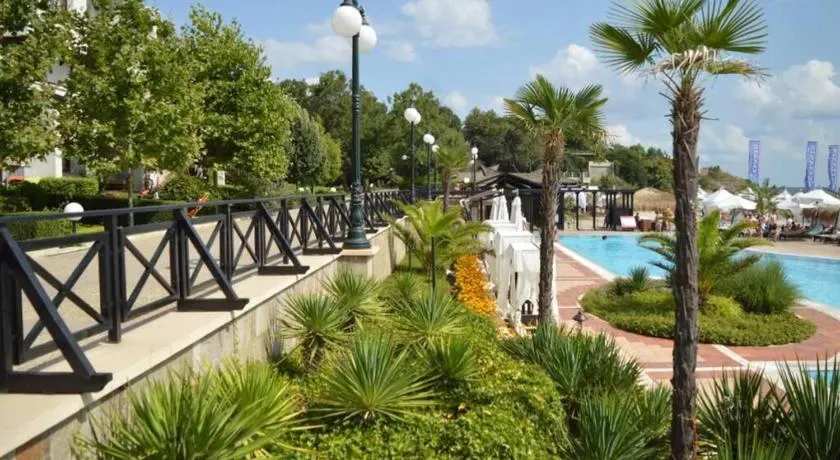 Apartment in the picturesque Oasis Resort & Spa - Image 1