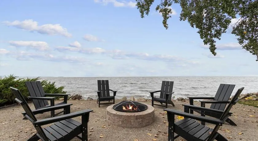 Hickory on the Lake , A stunning getaway on Lake Winnebago - Image 1