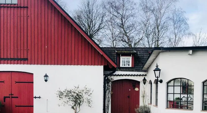 Stort rymligt boende med två sovrum och pentry i lantlig miljö - Image 1