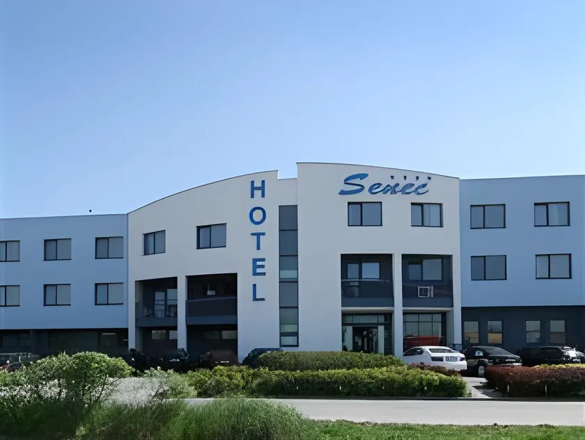 Hotel Senec Aqua Resort - Family friendly - Image 1