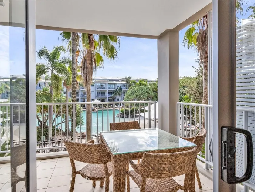 2-Bedroom Dual Key Apt in Luxury Resort - Image 1