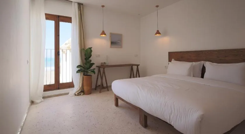 Blue Waves Surf House - Boutique Hotel Anza II - Image 1
