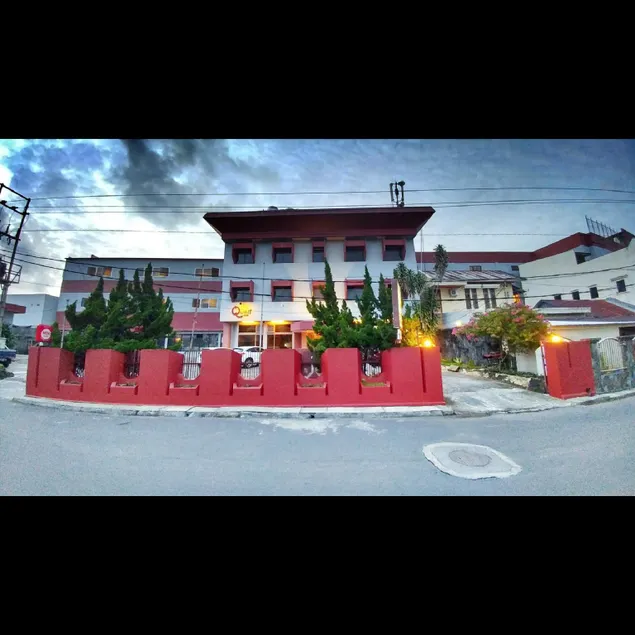 Quint Hotel - Image 1