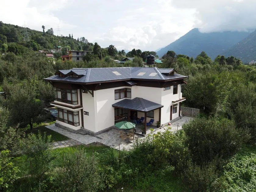 Luxury, family villa in apple orchards near Manali - Image 1