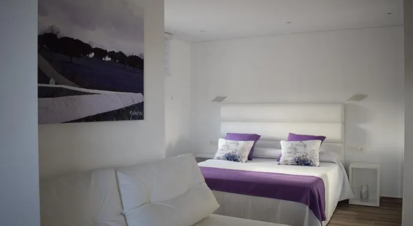 Hotel Restaurante Racha - Image 1
