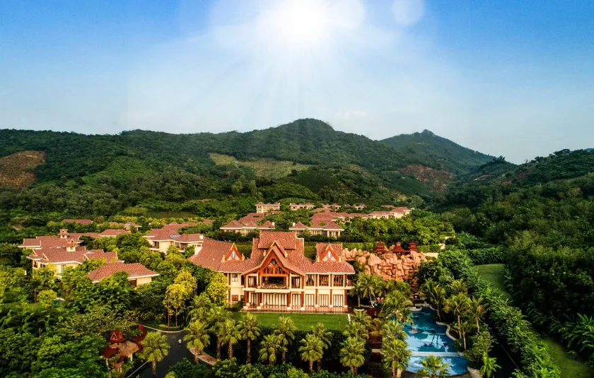 Sanya Ocean Sonic Banling Hotspring Resort - Image 1