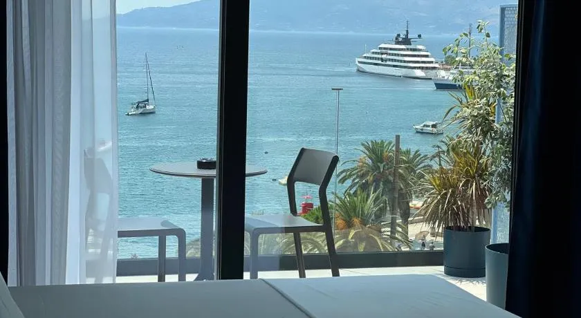 Victoria Boutique Hotel - Image 1
