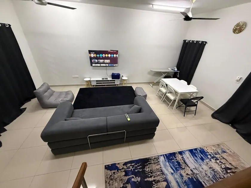 QQ UniStay - Image 1